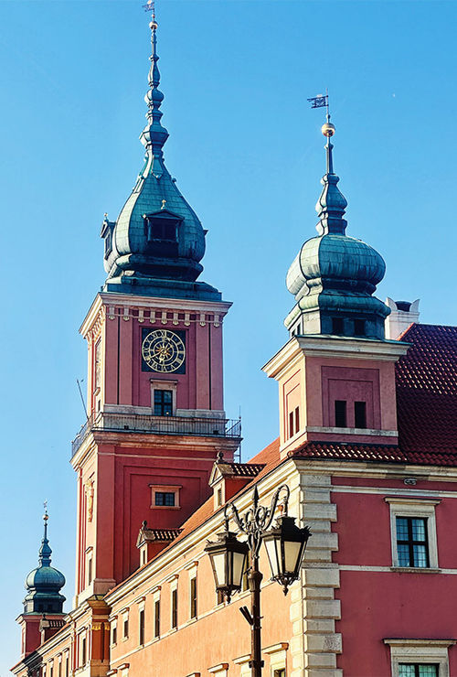 Warsaw's Royal Castle, the former seat of Polish rulers and a symbol of Polish independence, is now a popular museum. Warsaw's Royal Castle, the former seat of Polish rulers and a symbol of Polish independence, is now a popular museum.